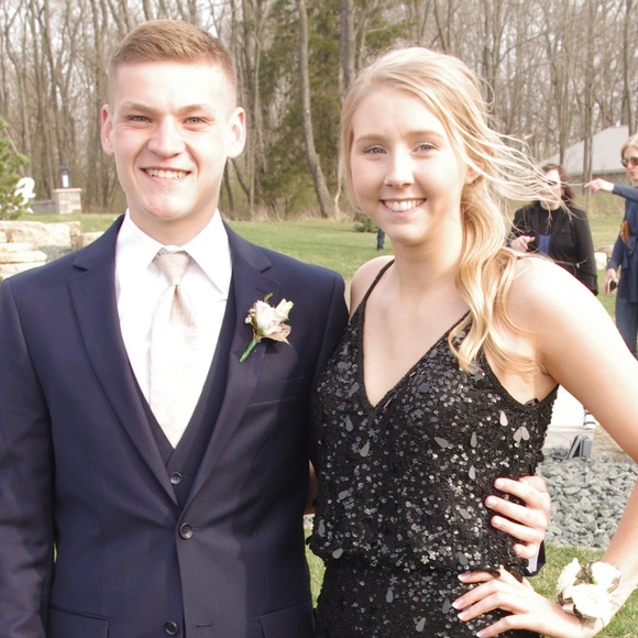 Prom Dress - Picture 1 of 7